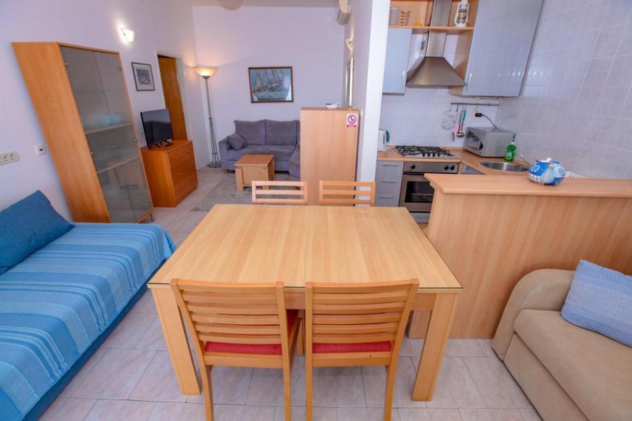 Vila Pinet Apartment Brist Luaran gambar
